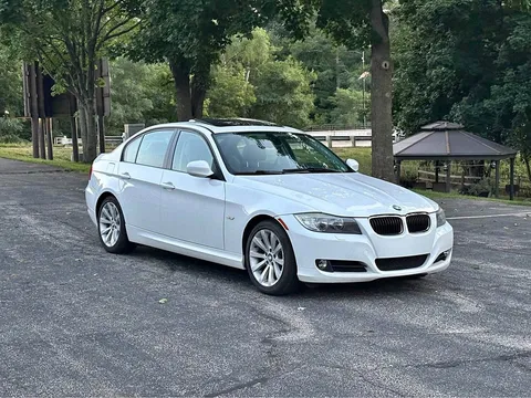 2011 BMW 3 Series 328i Sedan 4D