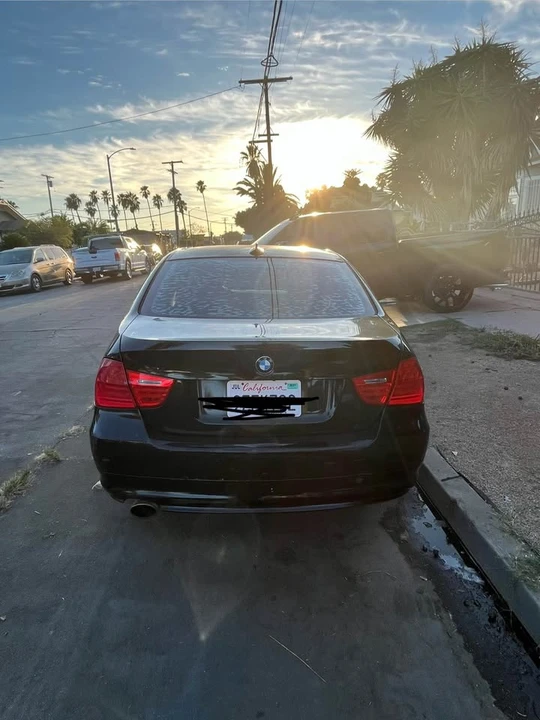 2011 BMW E90 3 Series Sedan - Image 4 of 6