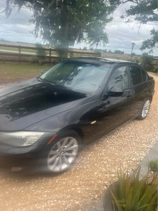 2011 BMW E90 3 Series Sedan - Image 3 of 11