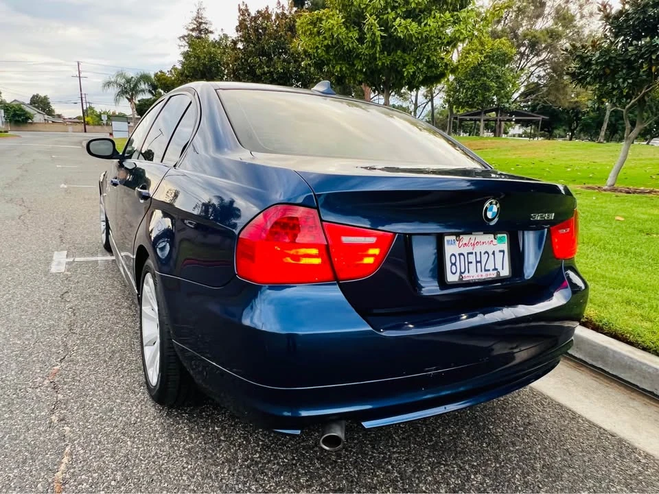 2011 BMW E90 3 Series Sedan - Image 5 of 13