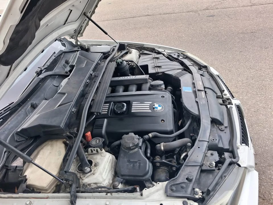 2011 BMW E90 3 Series Sedan - Image 7 of 9