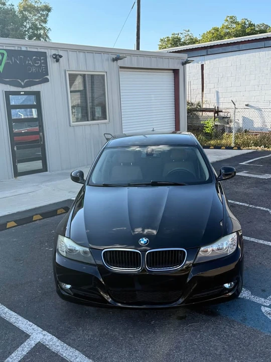 2011 BMW E90 3 Series Sedan - Image 4 of 17