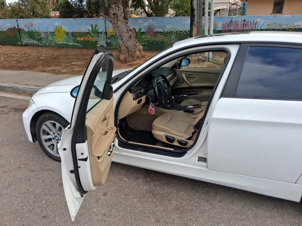 2011 BMW E90 3 Series Sedan - Image 3 of 9