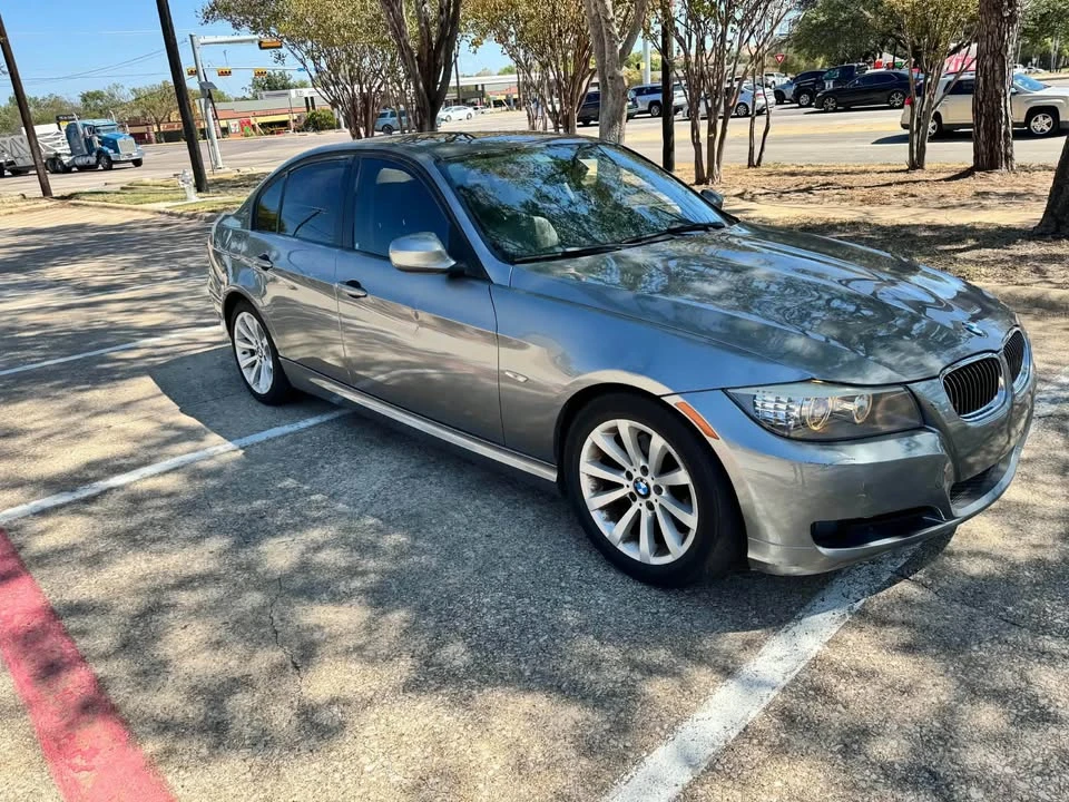 2011 BMW E90 3 Series Sedan - Image 2 of 7