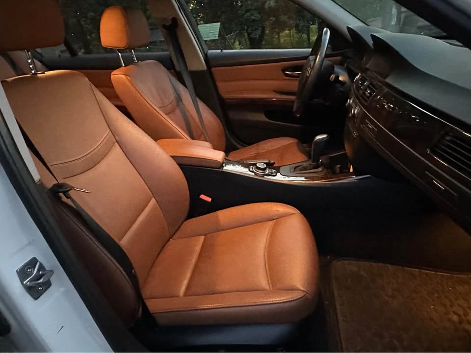 2011 BMW E90 3 Series Sedan - Image 14 of 20