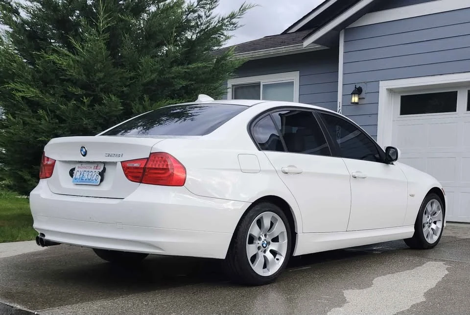 2011 BMW E90 3 Series Sedan - Image 3 of 9