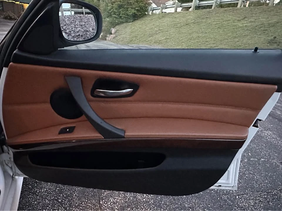 2011 BMW E90 3 Series Sedan - Image 15 of 20