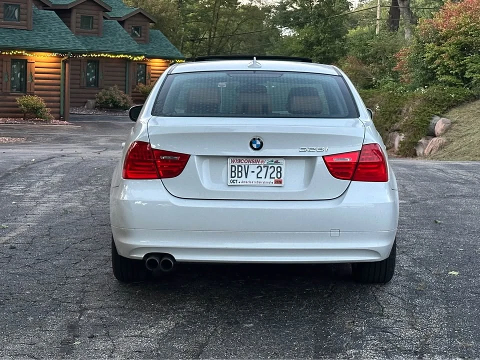 2011 BMW E90 3 Series Sedan - Image 5 of 20