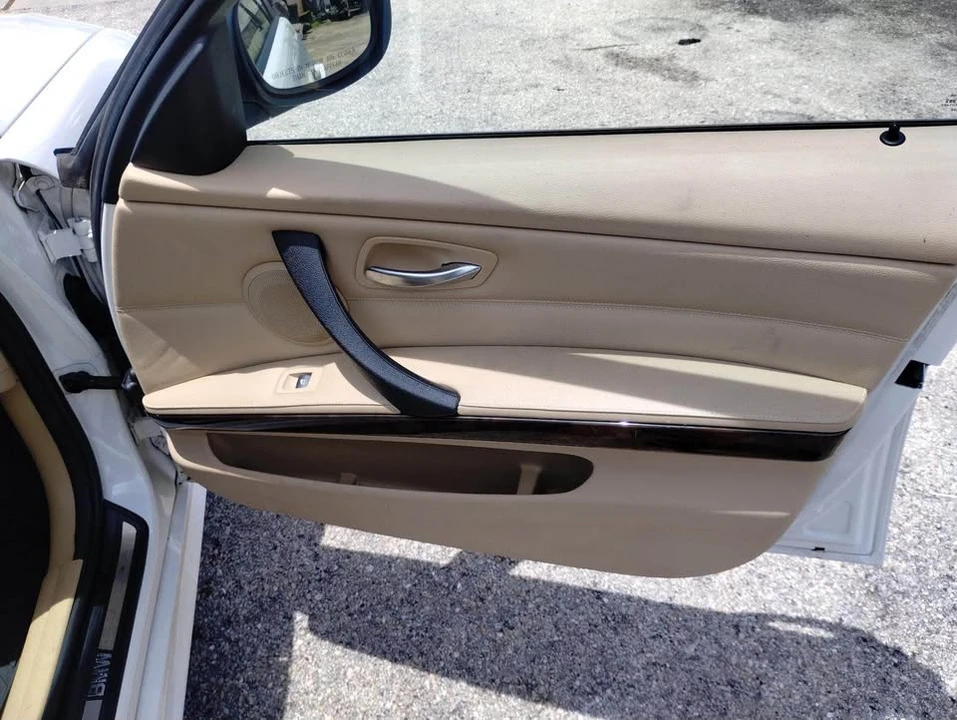 2011 BMW E90 3 Series Sedan - Image 14 of 18