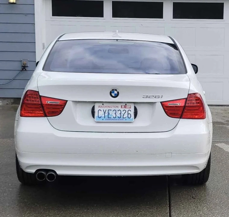 2011 BMW E90 3 Series Sedan - Image 4 of 9
