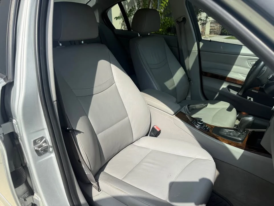 2011 BMW E90 3 Series Sedan - Image 16 of 19