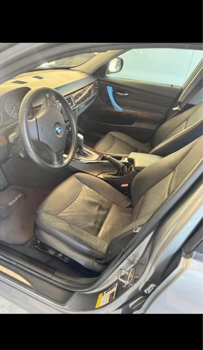 2011 BMW E90 3 Series Sedan - Image 2 of 5