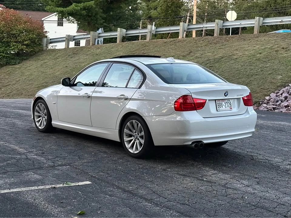 2011 BMW E90 3 Series Sedan - Image 6 of 20