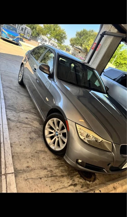 2011 BMW E90 3 Series Sedan - Image 4 of 5