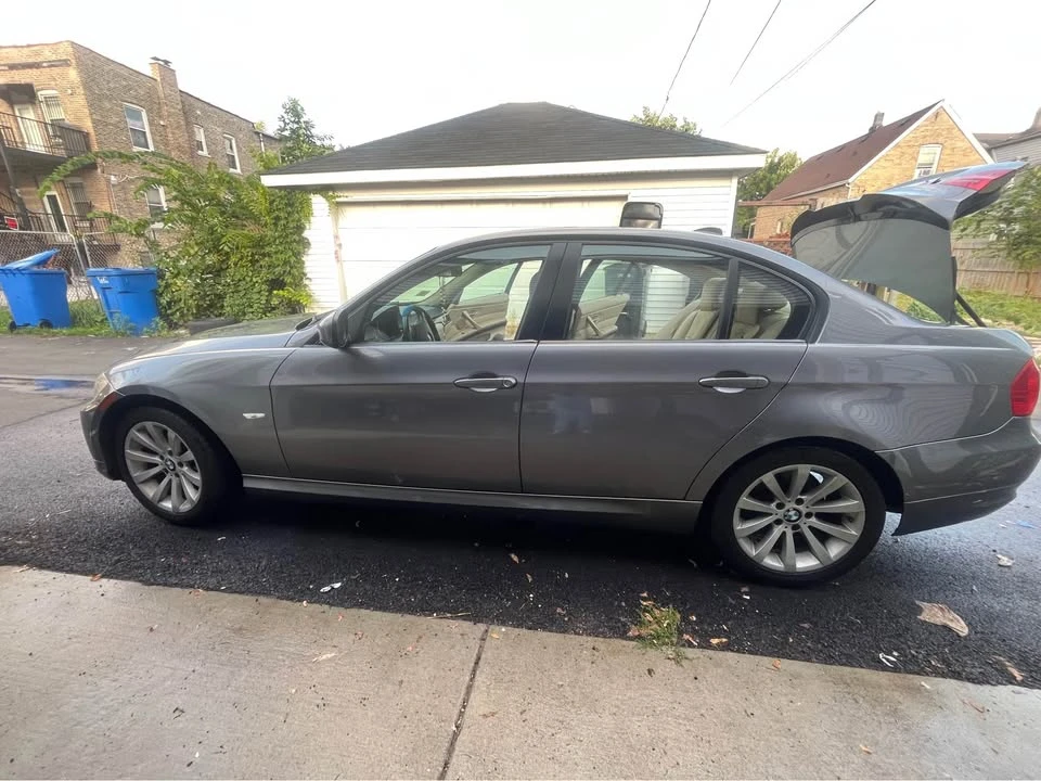 2011 BMW E90 3 Series Sedan - Image 9 of 13