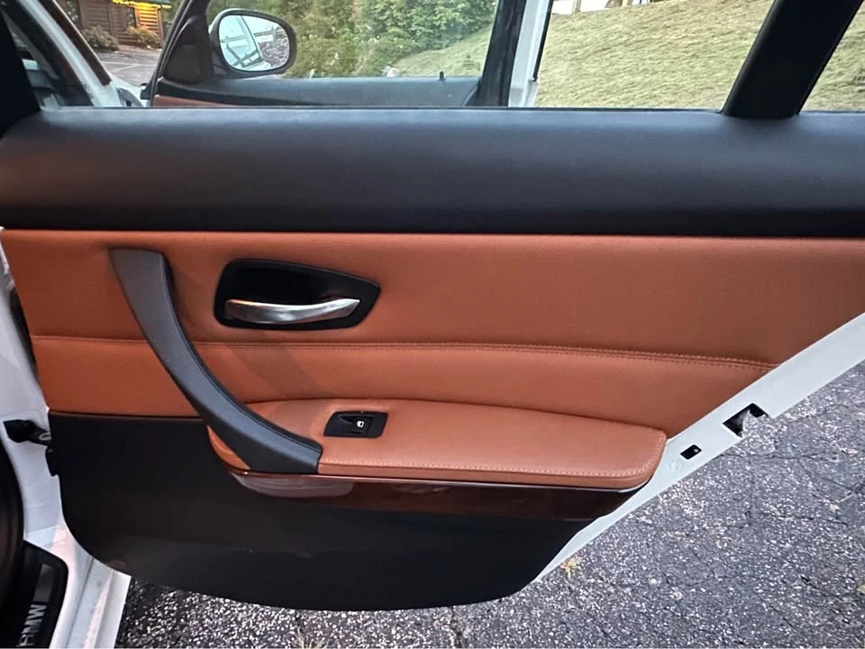 2011 BMW E90 3 Series Sedan - Image 16 of 20