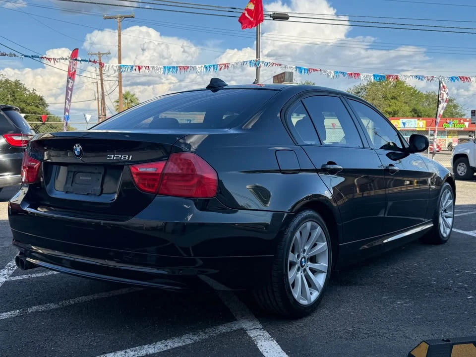 2011 BMW E90 3 Series Sedan - Image 5 of 17