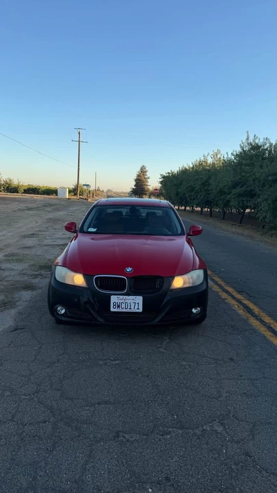 2011 BMW E90 3 Series Sedan - Image 2 of 8