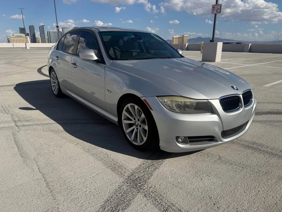 2011 BMW E90 3 Series Sedan - Image 4 of 14
