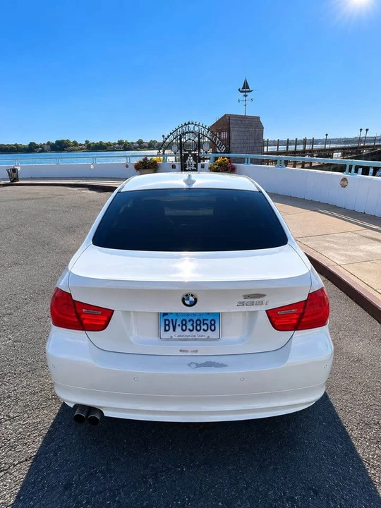 2011 BMW E90 3 Series Sedan - Image 14 of 20