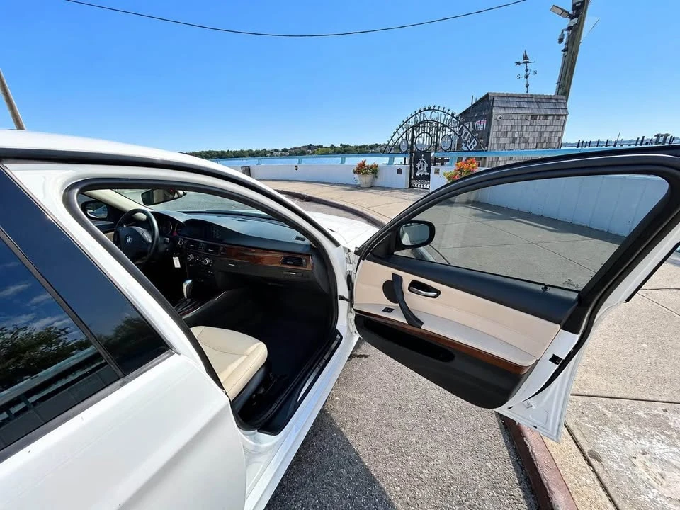 2011 BMW E90 3 Series Sedan - Image 11 of 20