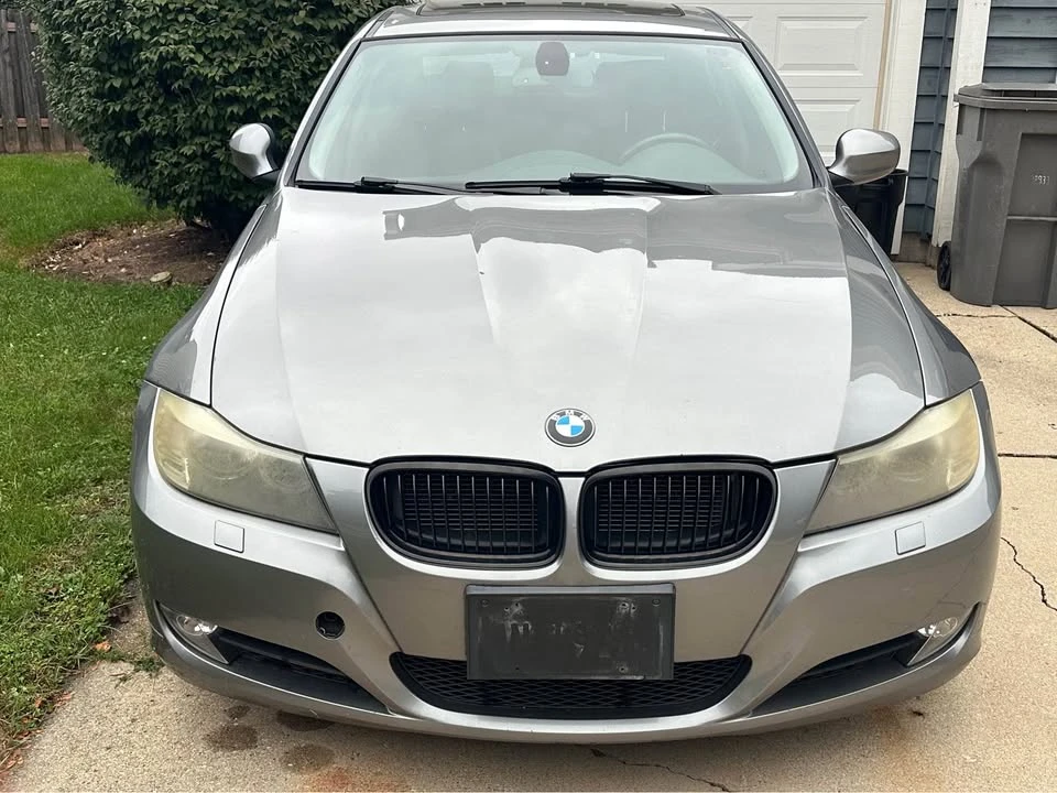 2011 BMW E90 3 Series Sedan - Image 2 of 3