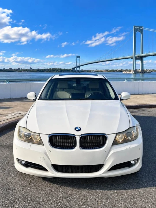 2011 BMW E90 3 Series Sedan - Image 19 of 20