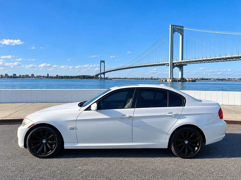 2011 BMW E90 3 Series Sedan - Image 12 of 20