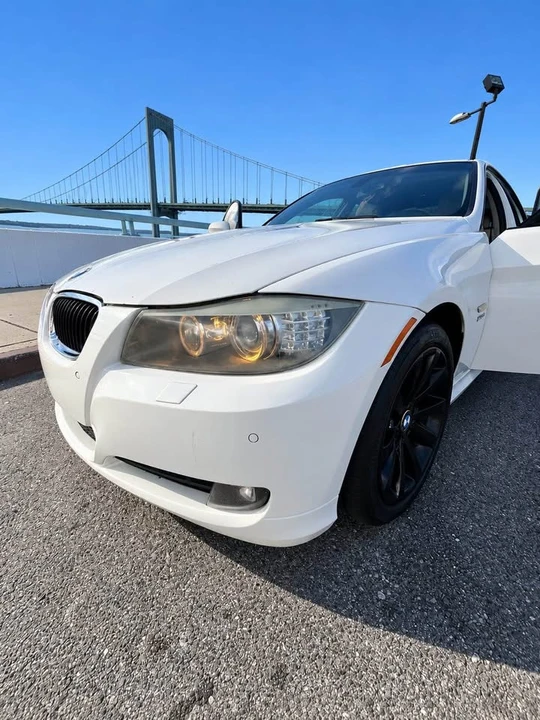 2011 BMW E90 3 Series Sedan - Image 4 of 20