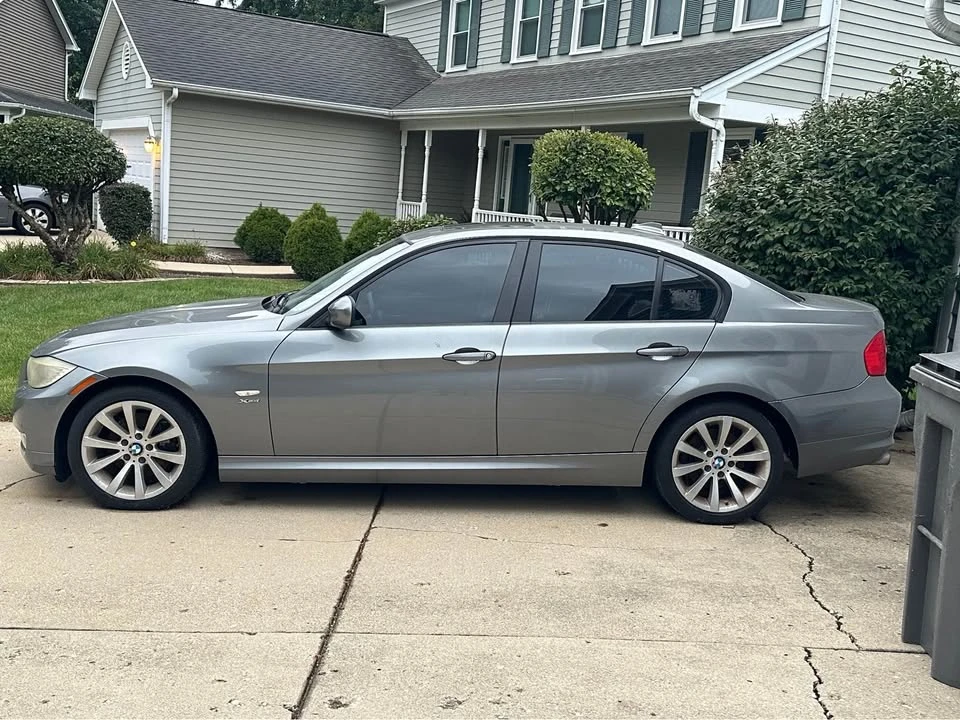 2011 BMW E90 3 Series Sedan - Image 3 of 3