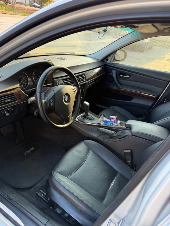 2011 BMW E90 3 Series Sedan - Image 5 of 8