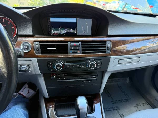 2011 BMW E90 3 Series Sedan - Image 18 of 21