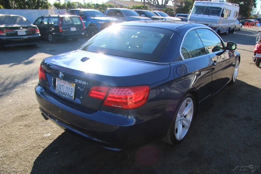 2011 BMW E90 3 Series Sedan - Image 7 of 21
