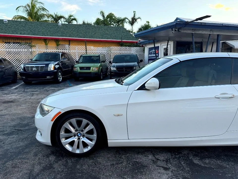 2011 BMW E90 3 Series Sedan - Image 10 of 12