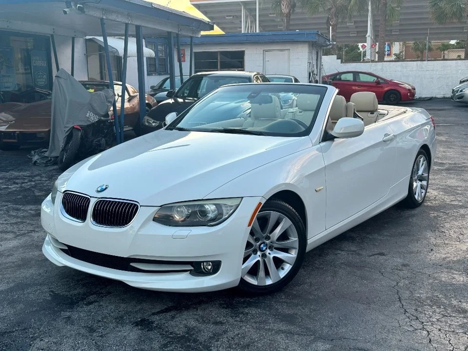 2011 BMW E90 3 Series Sedan - Image 19 of 21