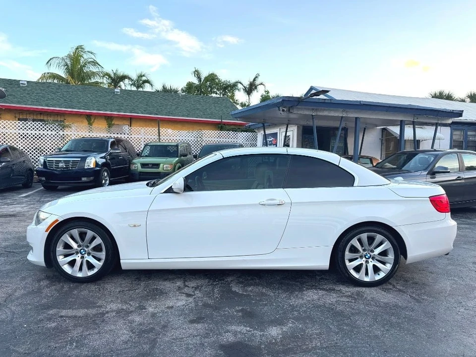 2011 BMW E90 3 Series Sedan - Image 9 of 12