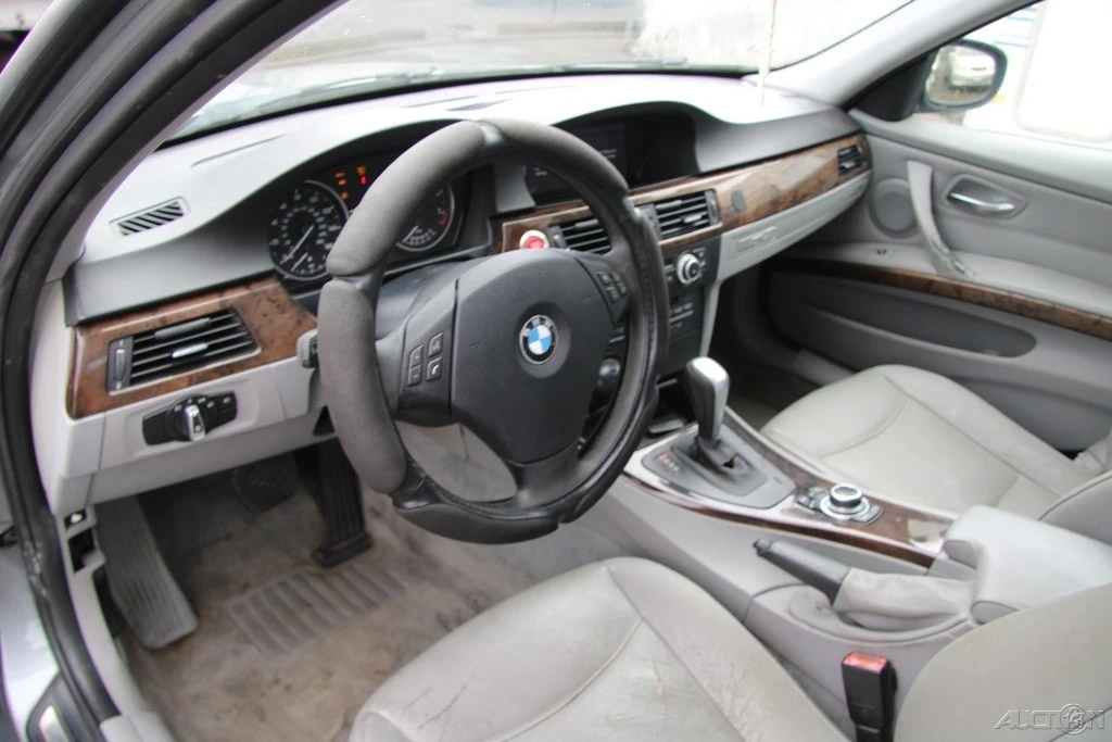 2011 BMW E90 3 Series Sedan - Image 14 of 21