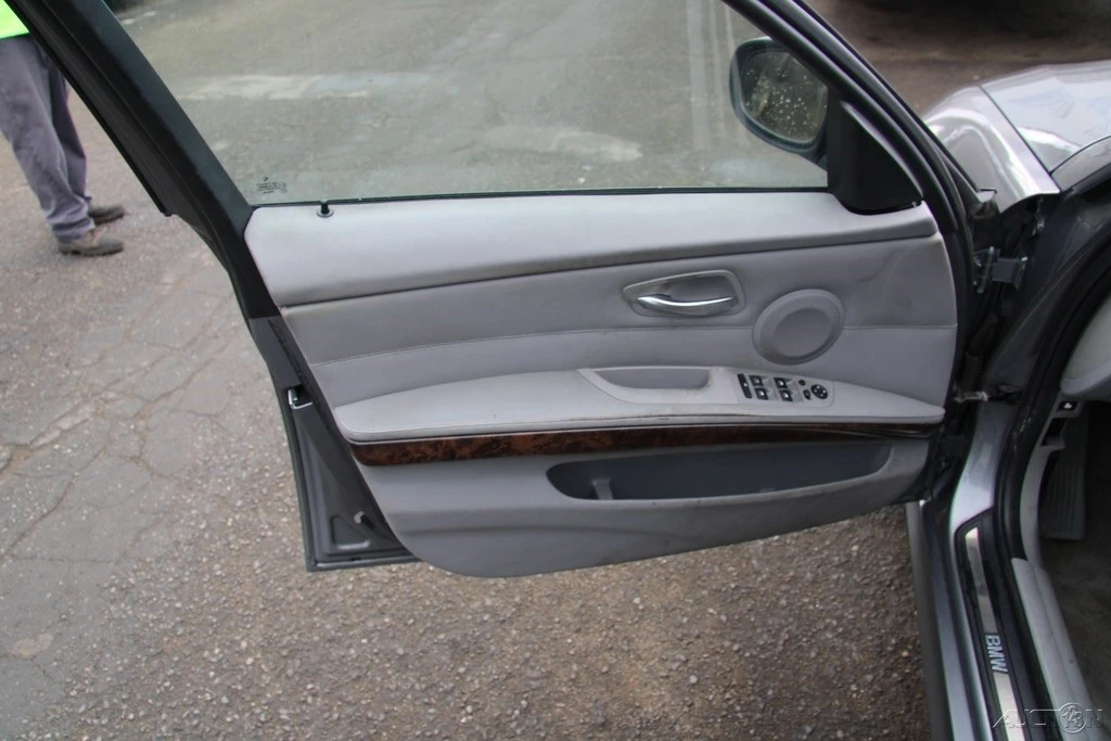 2011 BMW E90 3 Series Sedan - Image 12 of 21