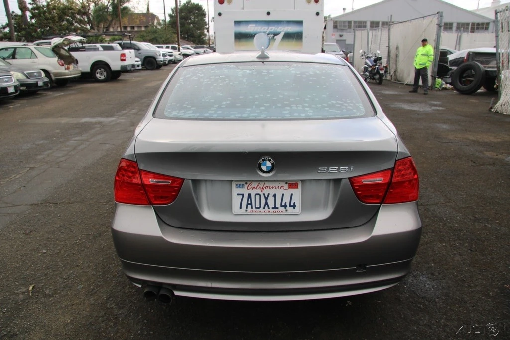 2011 BMW E90 3 Series Sedan - Image 5 of 21
