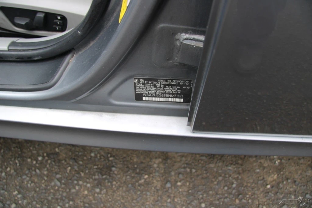 2011 BMW E90 3 Series Sedan - Image 11 of 21