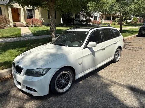 2011 BMW 3 Series 328i Wagon 4D