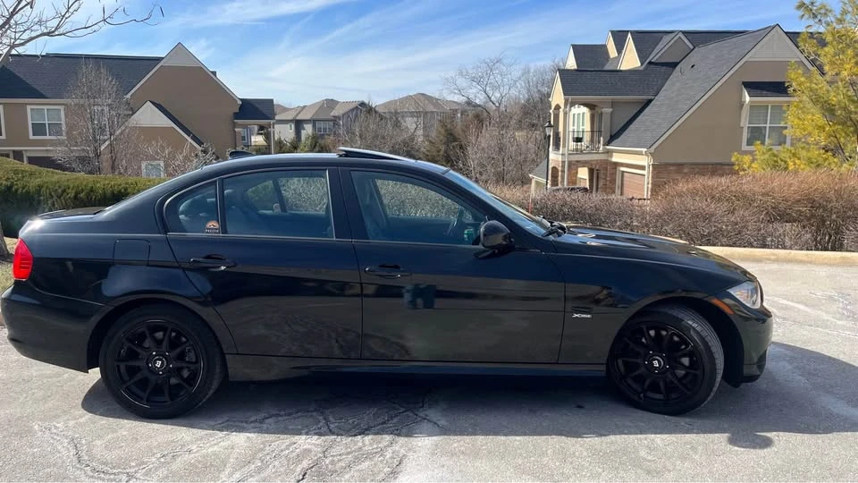 2011 BMW E90 3 Series Sedan - Image 3 of 9