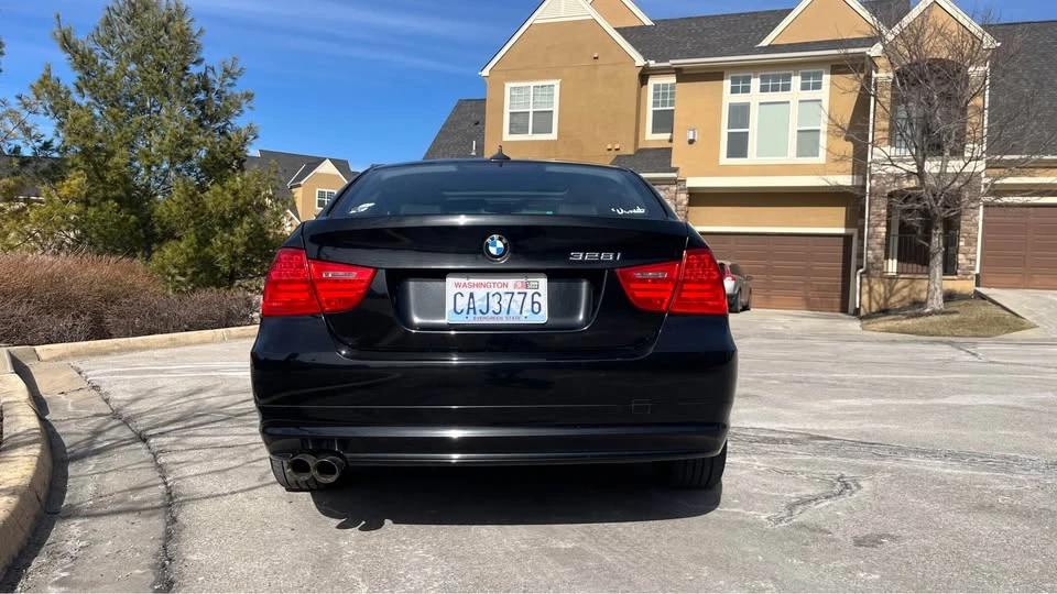 2011 BMW E90 3 Series Sedan - Image 4 of 9