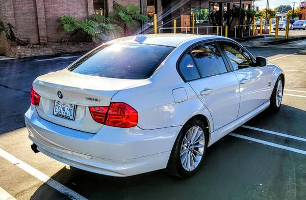 2011 BMW E90 3 Series Sedan - Image 5 of 15