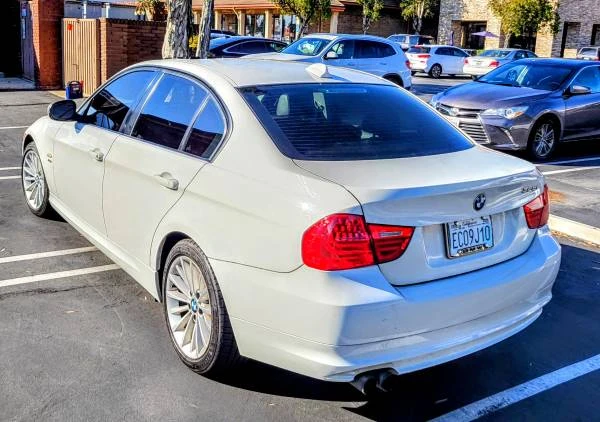 2011 BMW E90 3 Series Sedan - Image 7 of 15