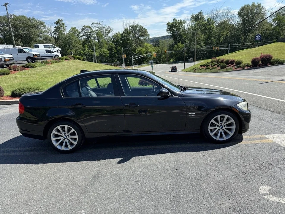2011 BMW E90 3 Series Sedan - Image 7 of 12
