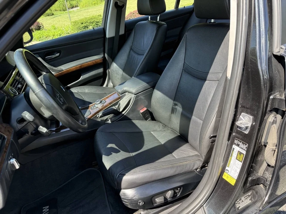 2011 BMW E90 3 Series Sedan - Image 17 of 21