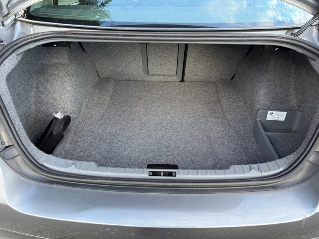 2011 BMW E90 3 Series Sedan - Image 9 of 20