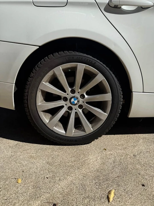 2011 BMW E90 3 Series Sedan - Image 9 of 19