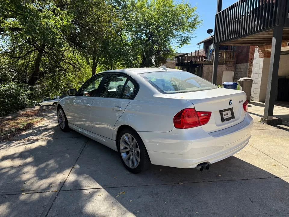2011 BMW E90 3 Series Sedan - Image 5 of 19